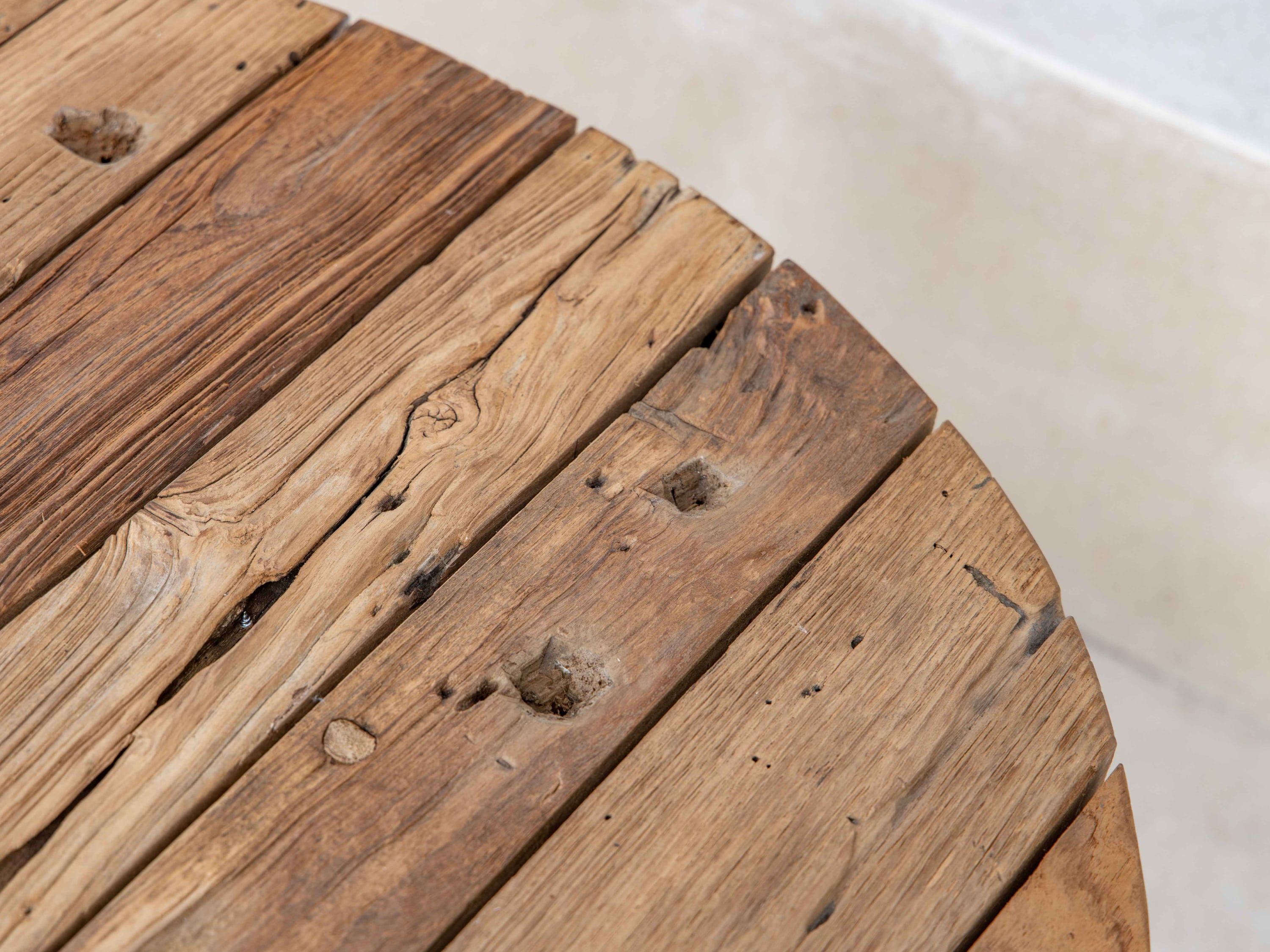 Круглый низкий стол из тикового дерева cbdesign Rustic ARCH-00113166 - Вид №1