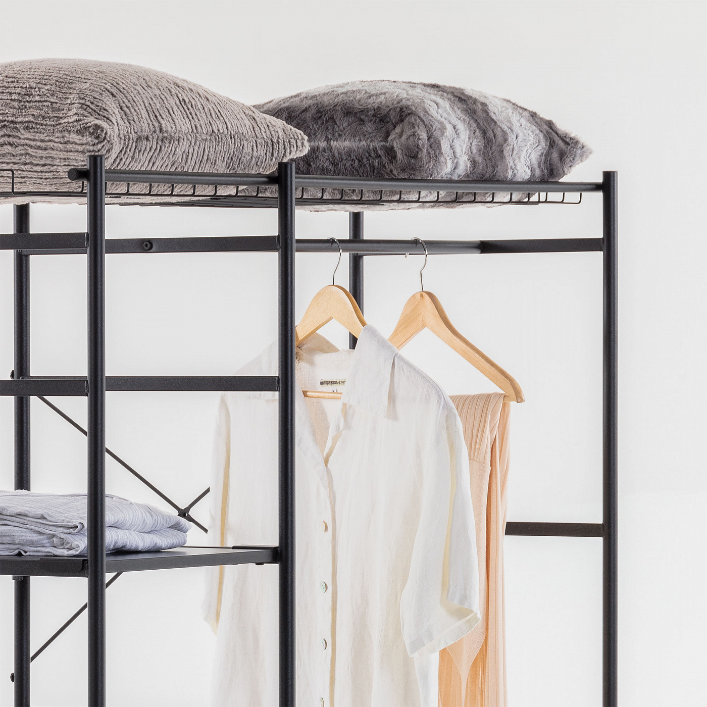 069069 Шкаф 120x164,5 черный металл La Forma Storn 