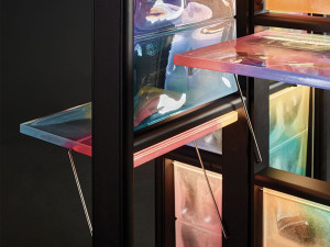 Модульный двухсторонний книжный шкаф из смолы и бука с подсветкой