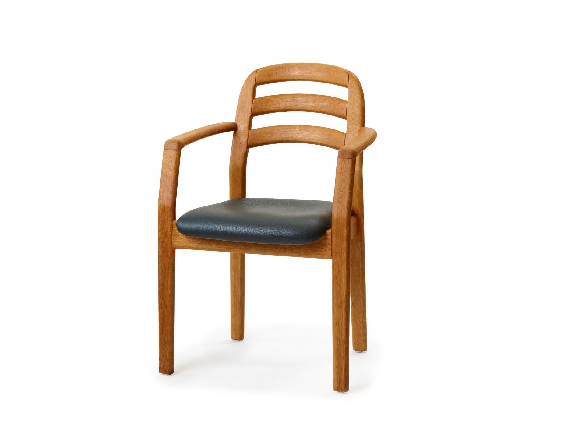 Деревянный стул с подлокотниками Dyrlund 1591A ARCH-00032686