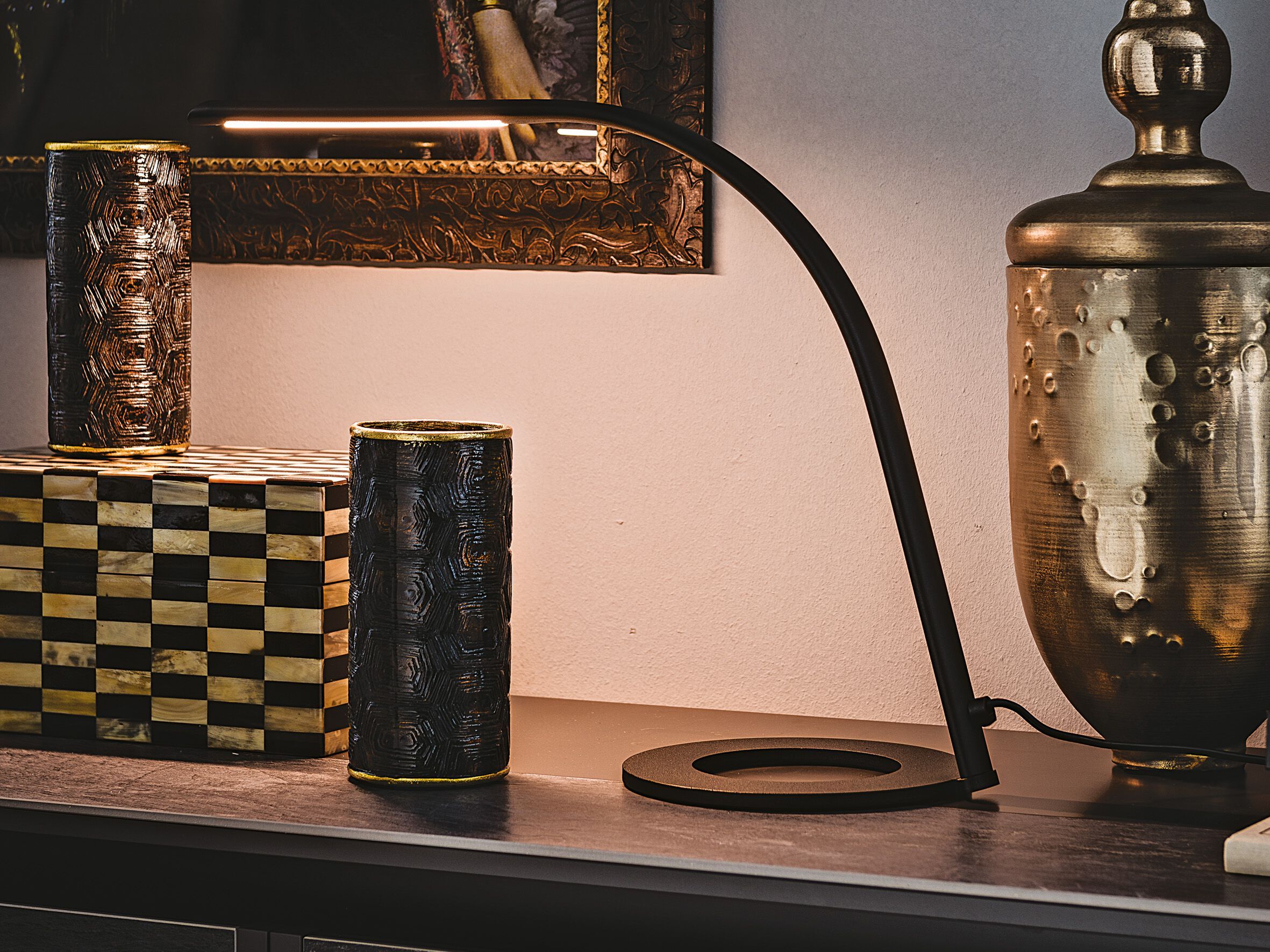 Стальная настольная лампа Cattelan italia молния ARCH-00103158