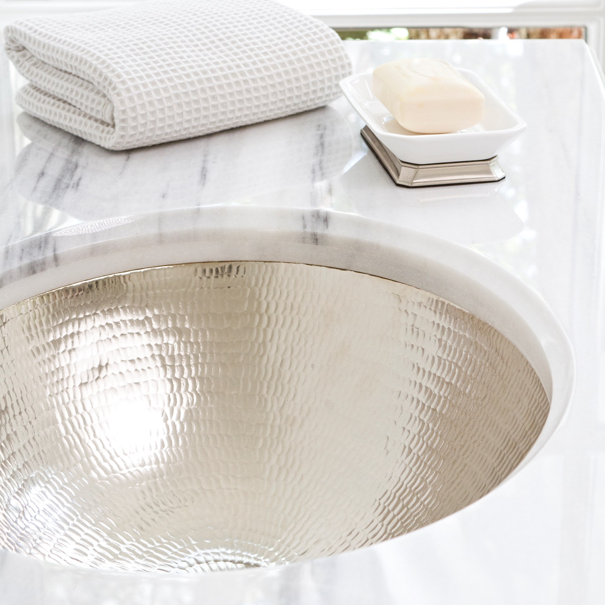 Тумбочка, большая (от 37 до 59,5) 17554-110-401 Spindle Sink Chest - Walnut Ambella  - Вид №4