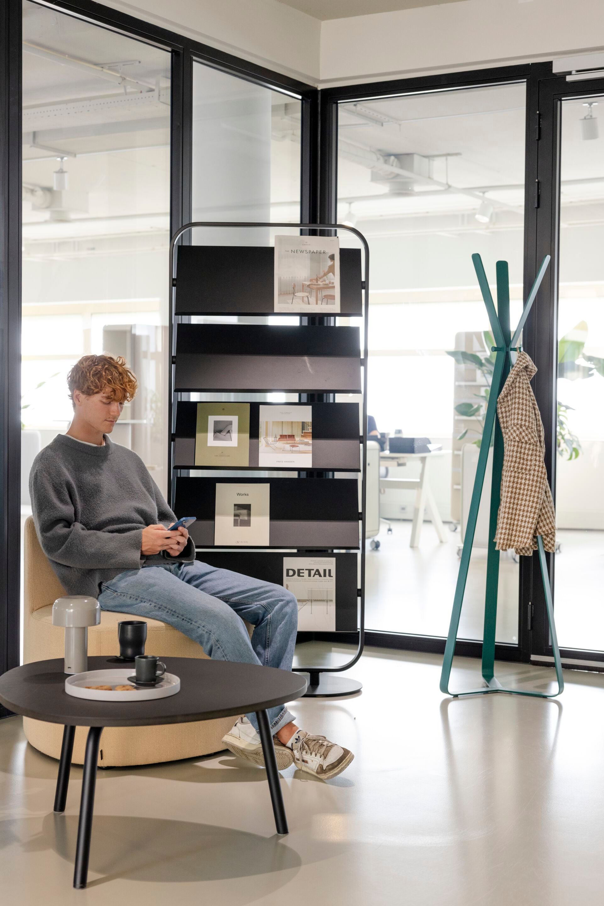 Стальная стойка для журналов с порошковым покрытием Cascando фокус ARCH-00109285 - Вид №5