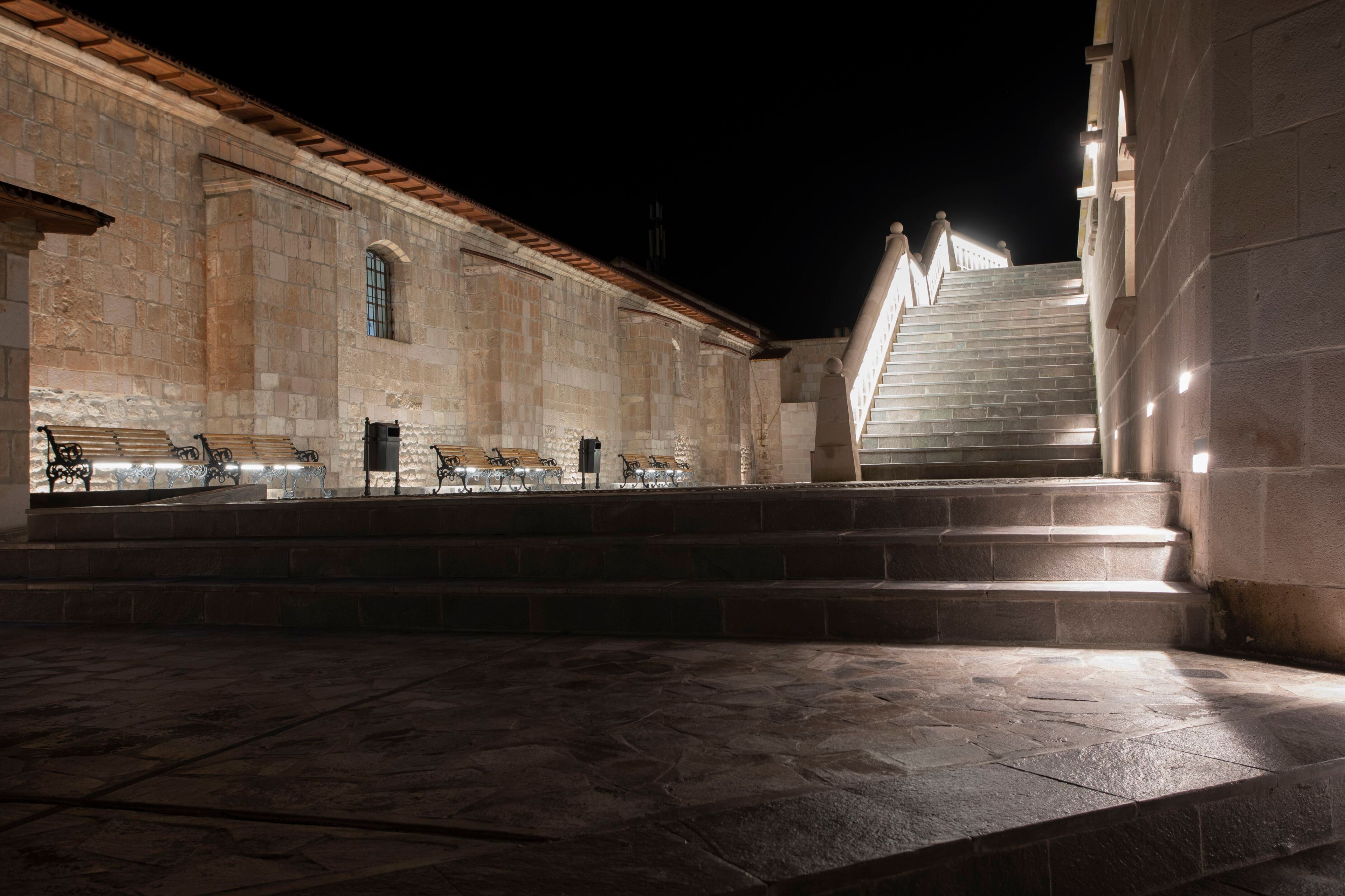 Светодиодный ориентированный линейный профиль освещения TARGETTI Jedi ARCH-00094117 - Вид №1