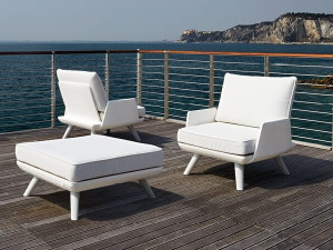 Тканевое садовое кресло с подлокотниками