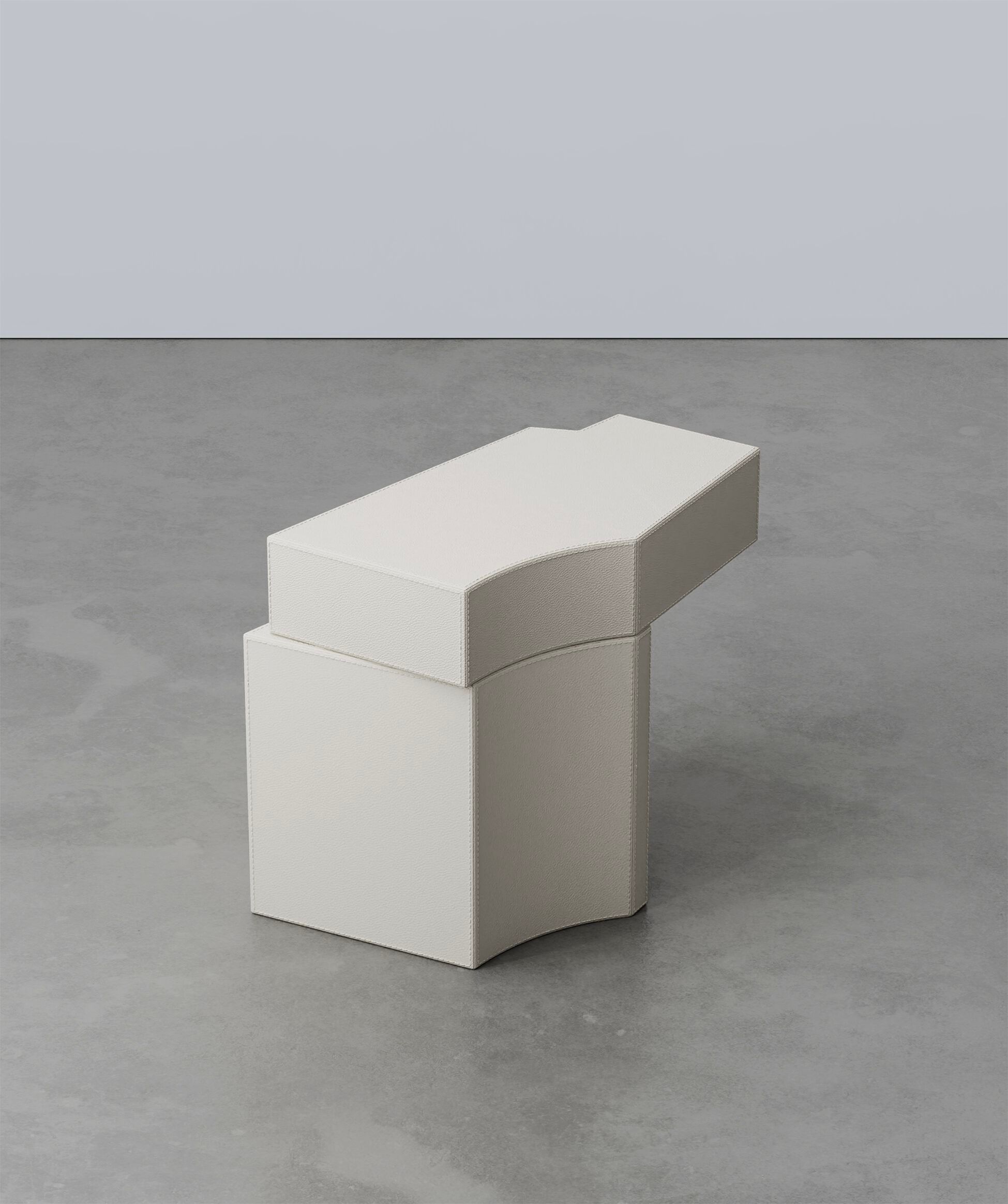 Кожаный низкий журнальный столик Secolo HIRI ARCH-00037182 - Вид №1