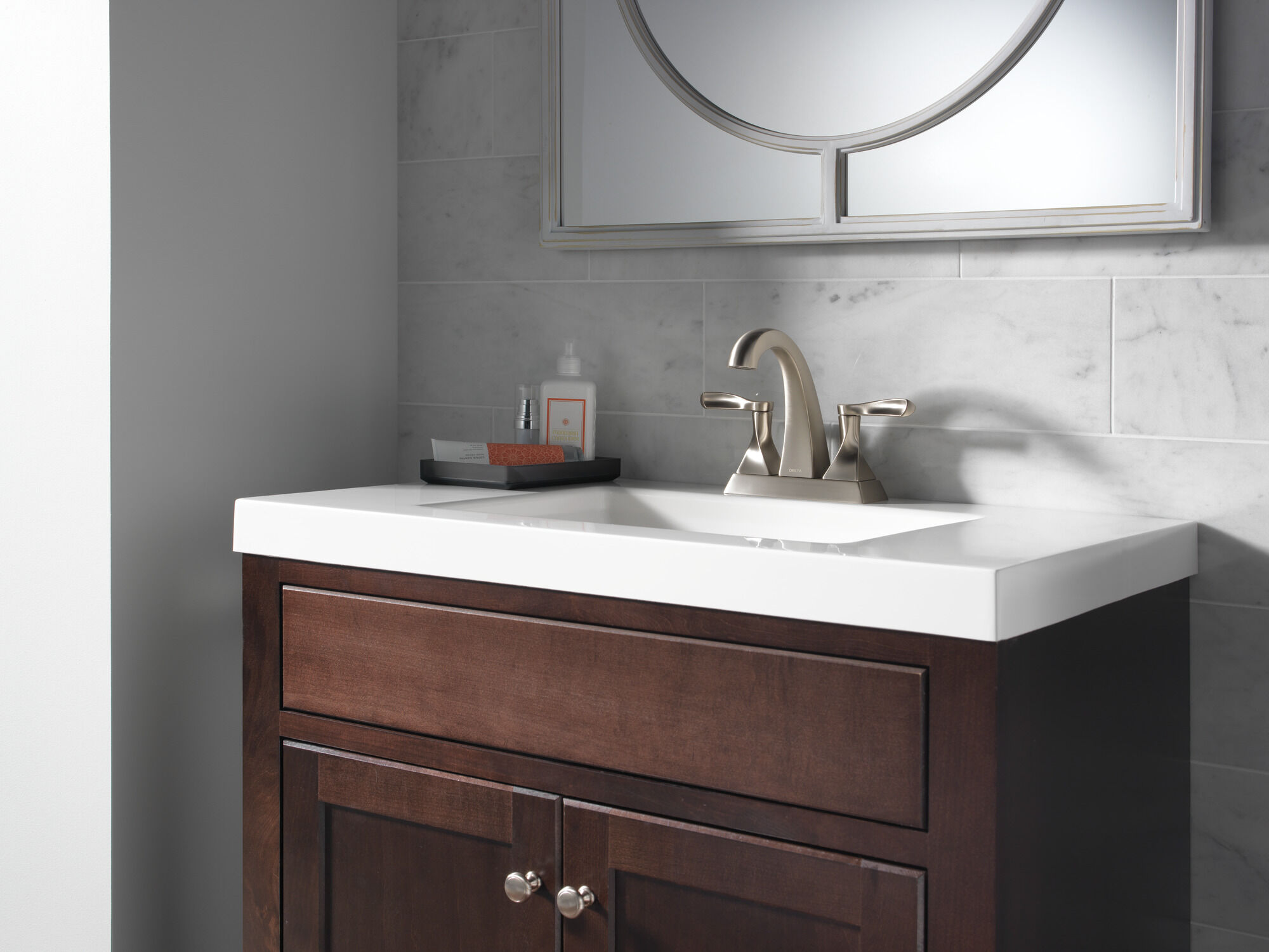 25741LF-SP Смеситель для ванной комнаты с двумя ручками Delta Faucet Everly Матовый никель Spotshield  - Вид №2