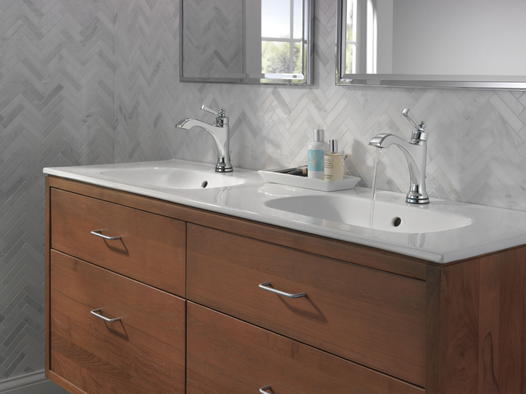 556T-BL-DST Смеситель для ванной Touch20.xt с одной ручкой Delta Faucet Dorval Матовый черный  - Вид №6