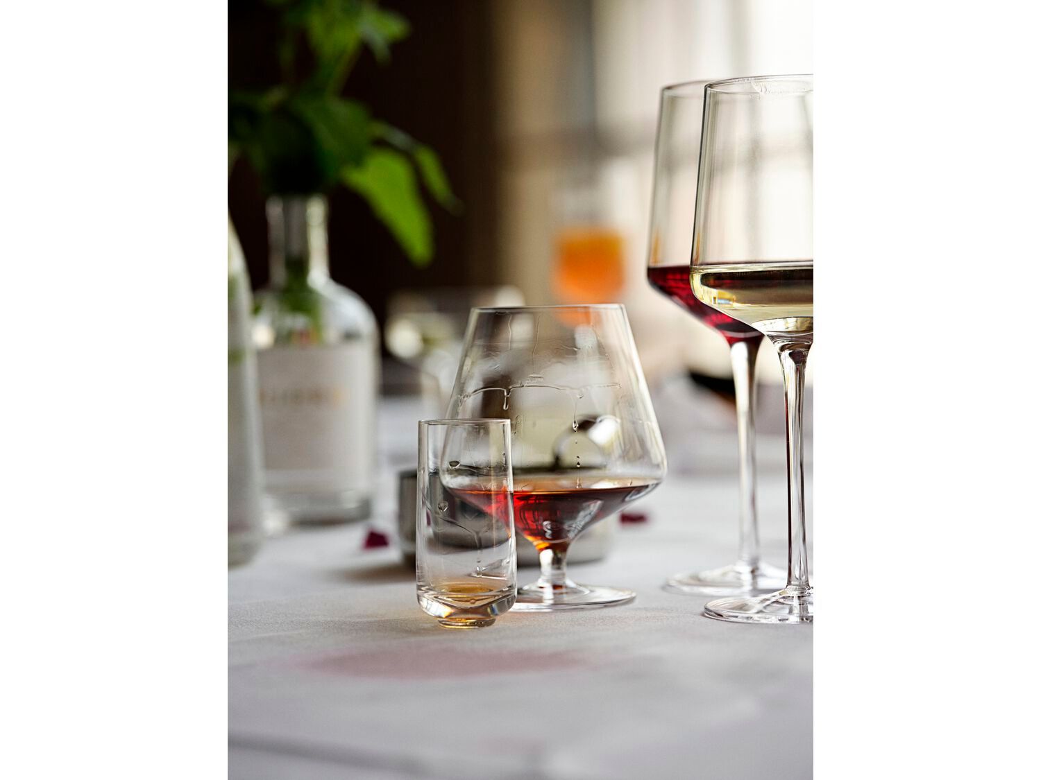 Бокал для коньяка из дутого стекла ZONE DENMARK Rocks ARCH-00085940 - Вид №2