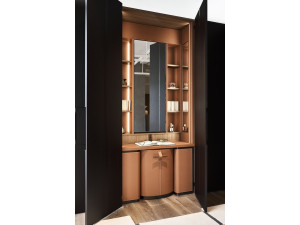 Деревянный туалетный столик