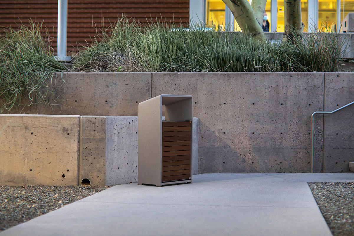 FSRT170 Емкость для мусора со скосом  Forms-surfaces  - Вид №2