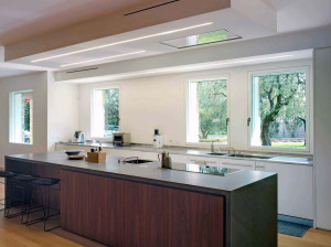 Деревянное окно с двойным остеклением