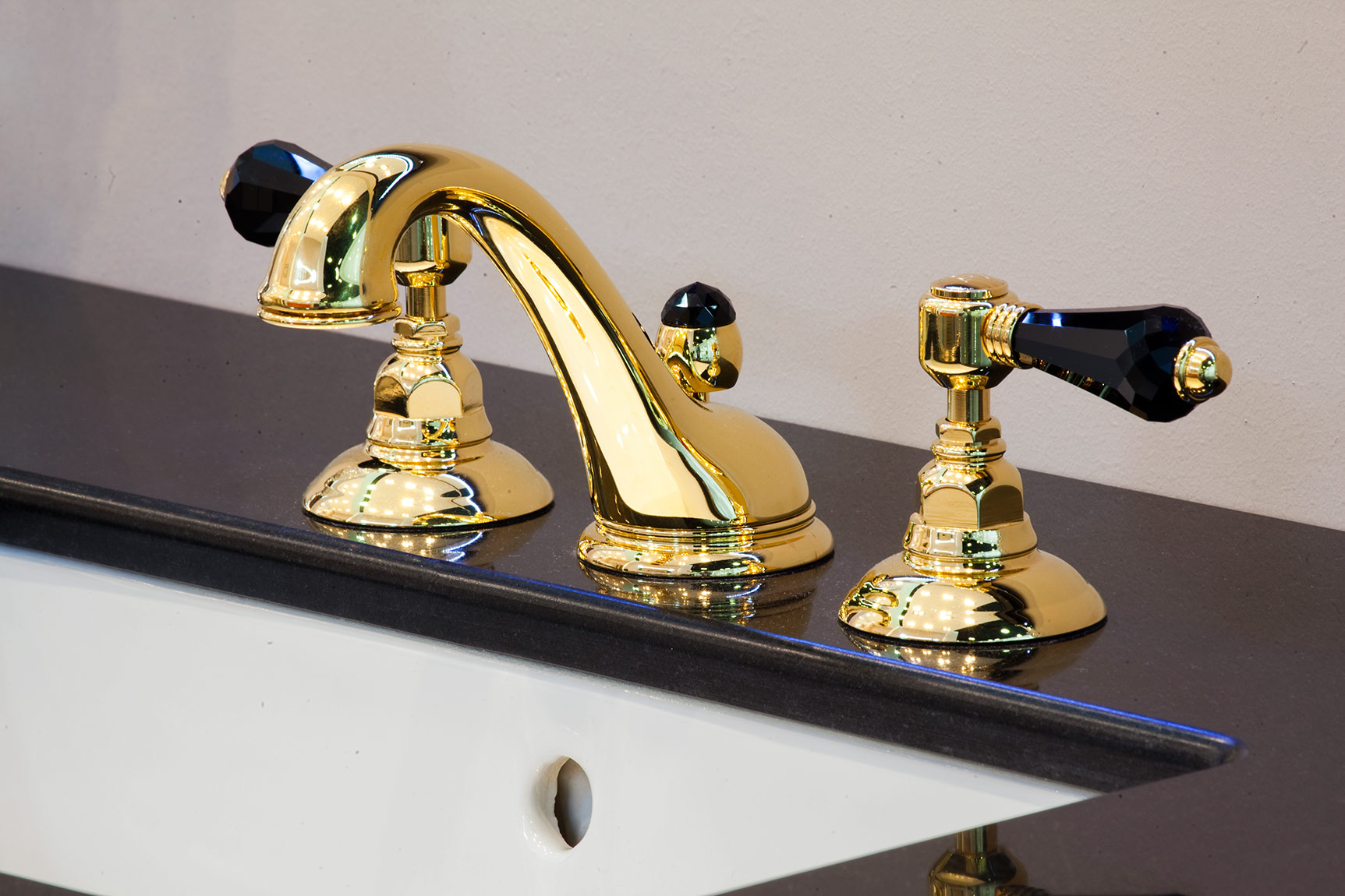 1447 ** 93 Одинарный кран с подключением для стиральной машины 3/4 ” Nicolazzi Series Half Dome Crystal  - Вид №1