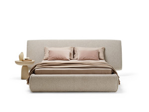 Мягкая кровать из ткани