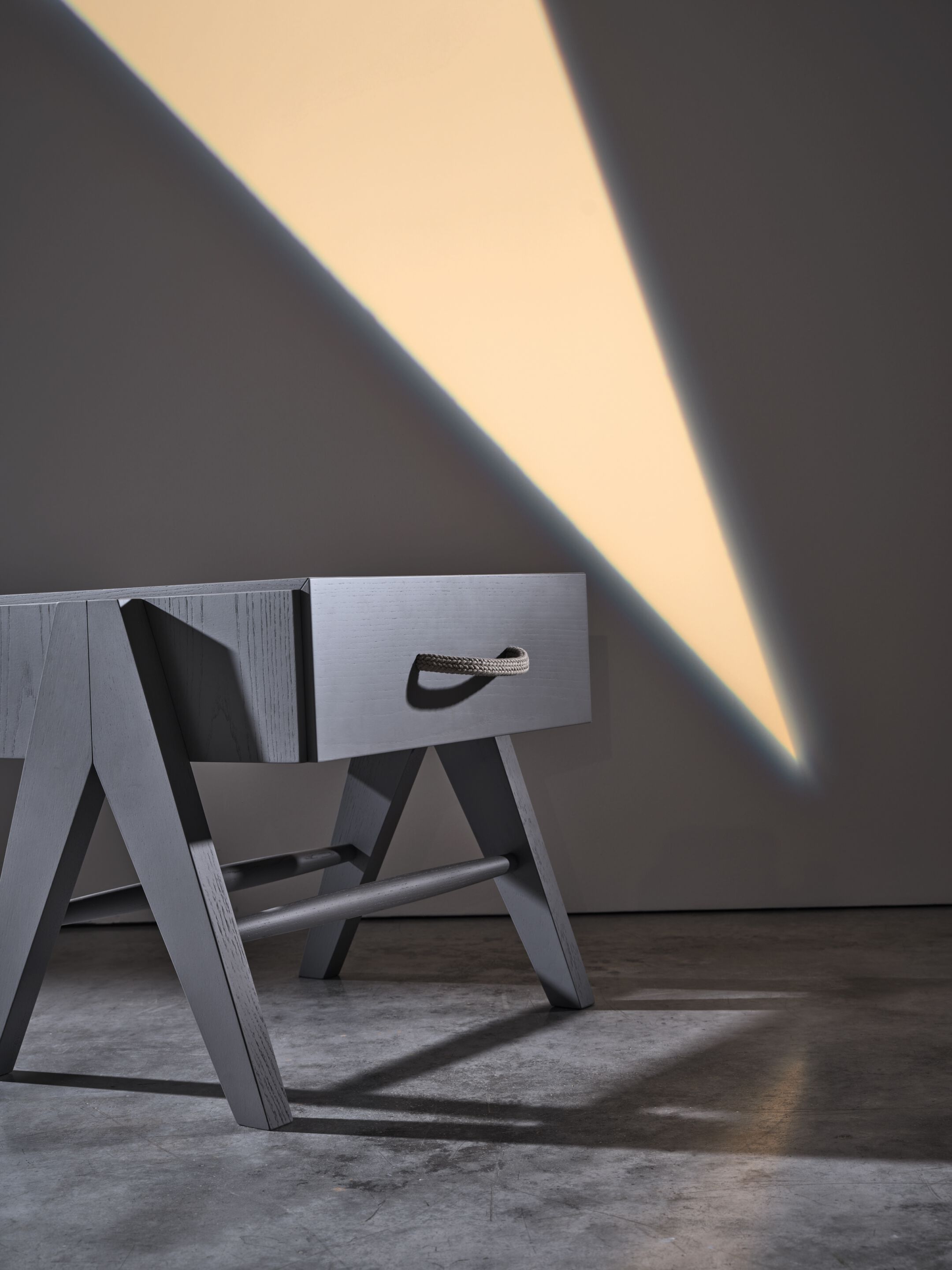 Тумбочка из ясеня Gervasoni Пирс ARCH-00016611 - Вид №1