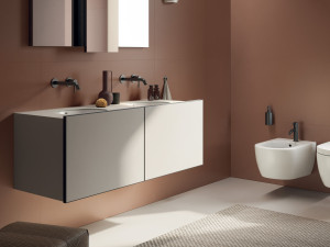 Подвесной шкаф для умывальника со встроенной раковиной