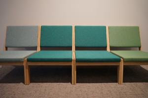 Деревянное кресло и QM Foam