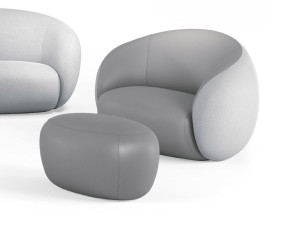 Кожаное кресло с подлокотниками