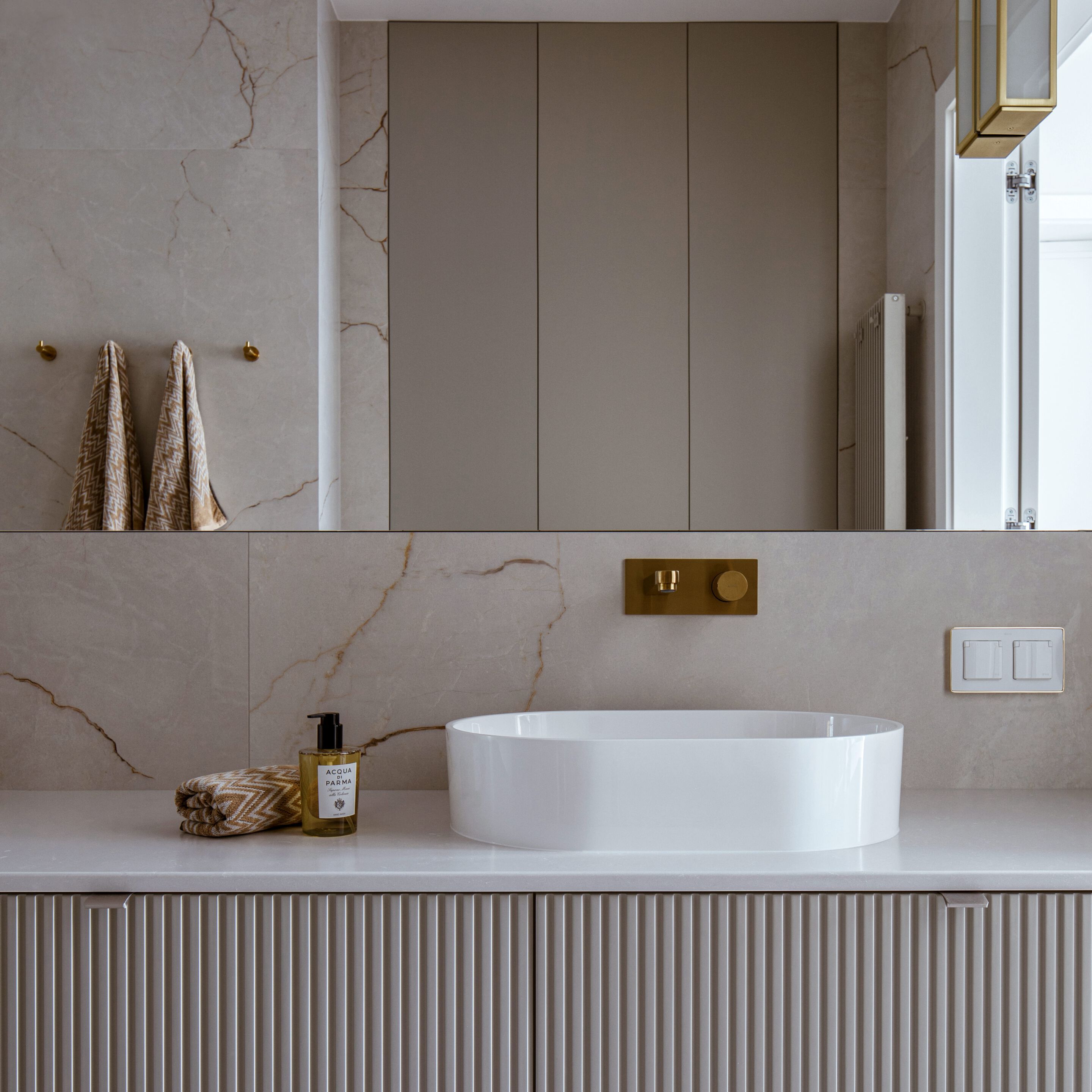 Настенный смеситель для раковины OMNIRES CONTOUR CT8015 ARCH-00063800 - Вид №1