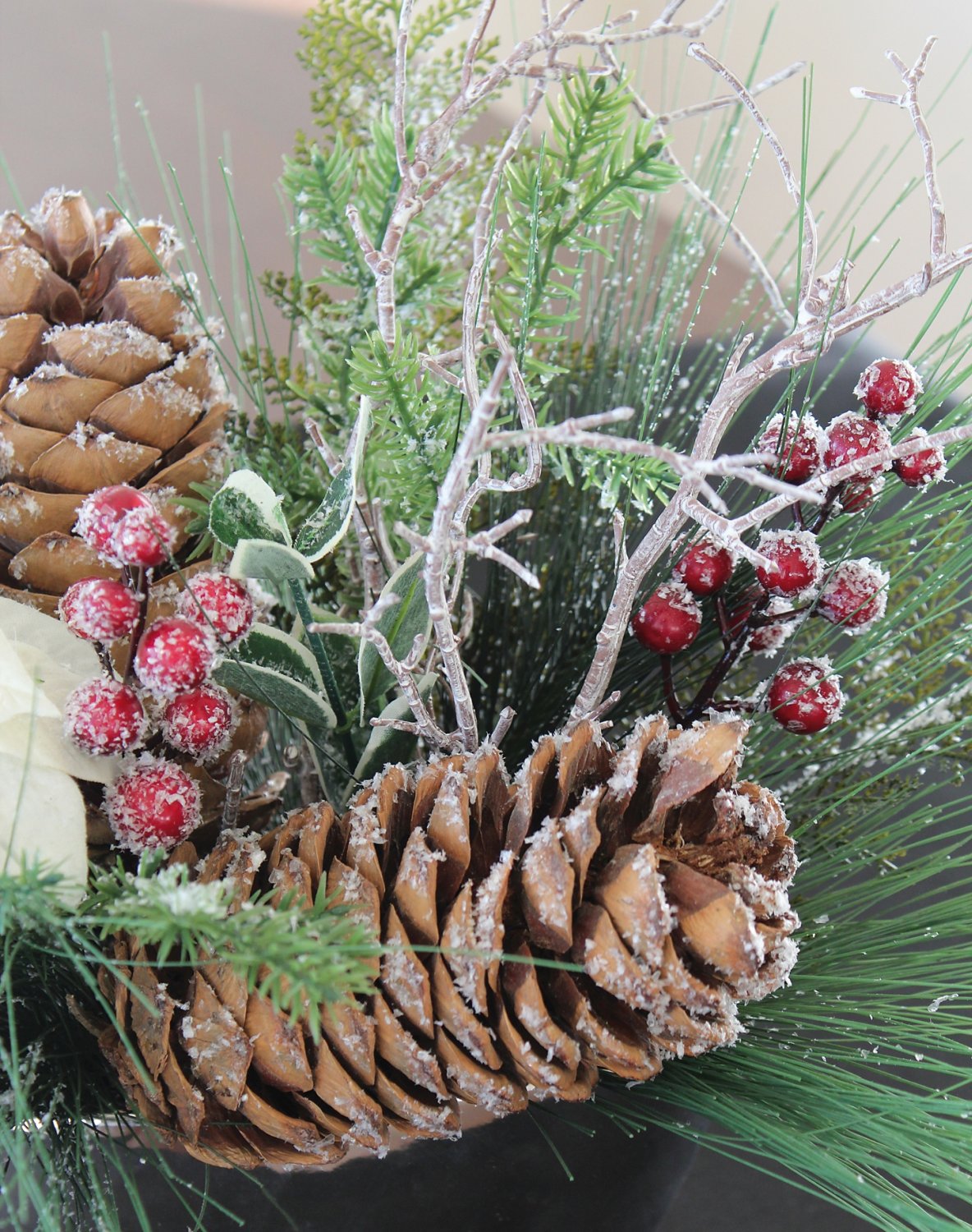 1723 831 a3 Композиция из искусственной пуансеттии в керамическом горшочке, 40 см, зелено-золотой H-andreas  - Вид №2