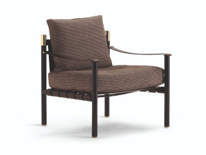 Кресло с подлокотниками