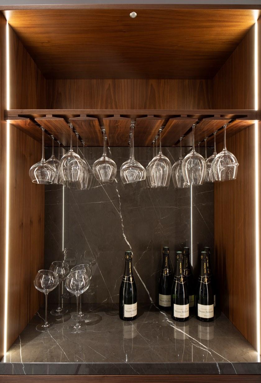 Aston Martin Кухня на заказ с островом sun-id-1364073 - Вид №3