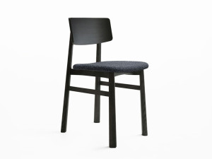 Деревянный стул с мягким сиденьем