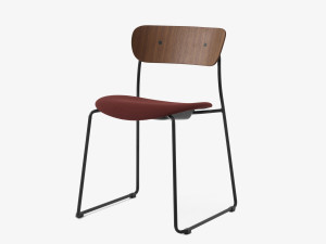 Деревянный стул сани с мягким сиденьем