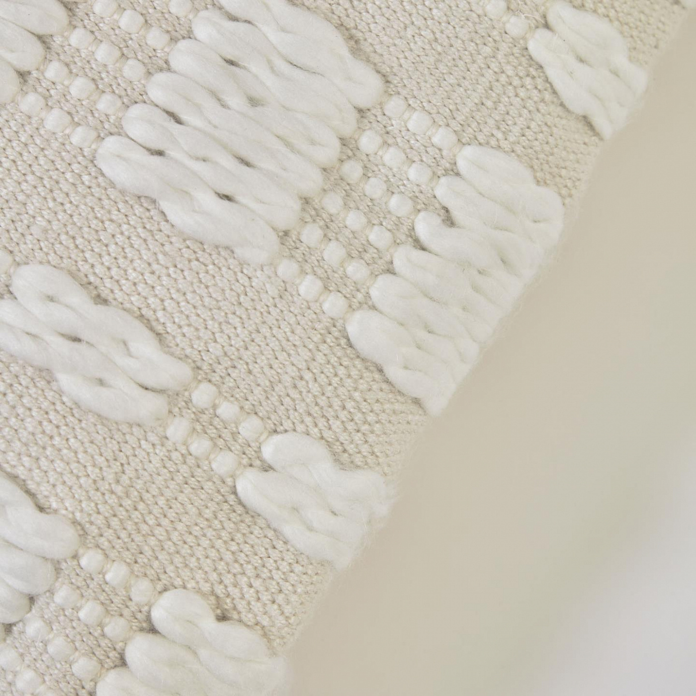 108272 Хлопковая наволочка бежево-белая 60 x 60 см La Forma Aima  - Вид №1