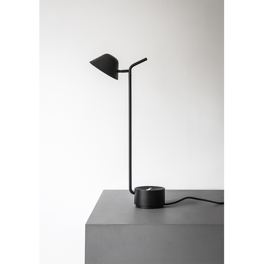 1300539 MENU Настольная лампа Peek Черный  - Вид №1