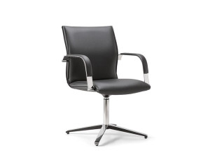 Поворотный стул с подлокотниками