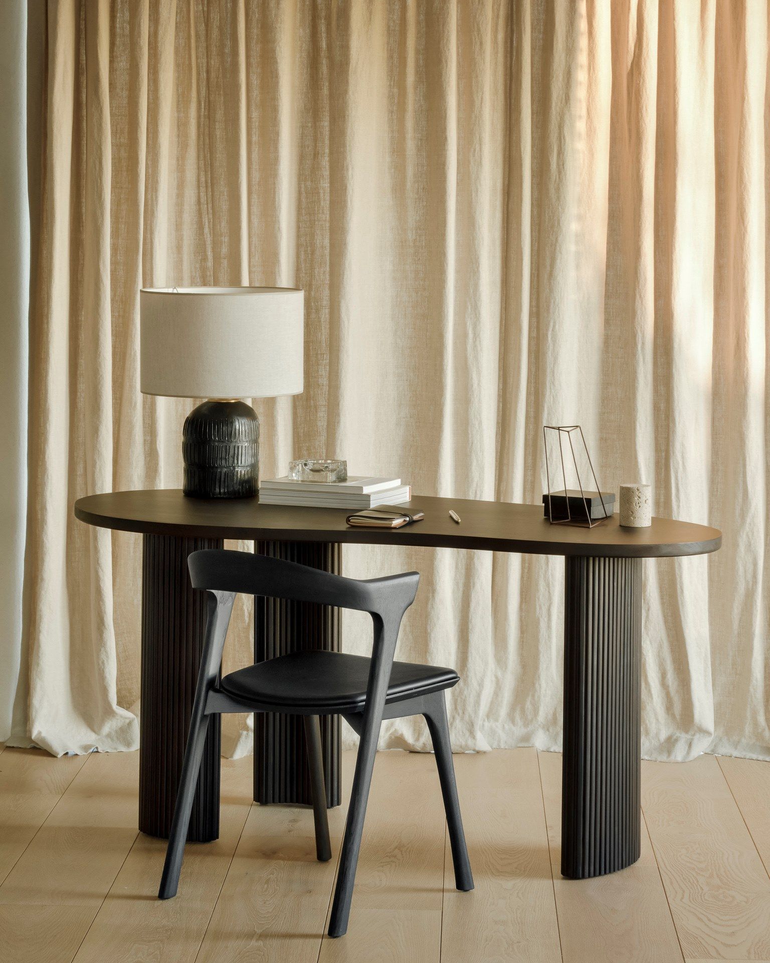 Стол из красного дерева Ethnicraft Boomerang ARCH-00070452 - Вид №7