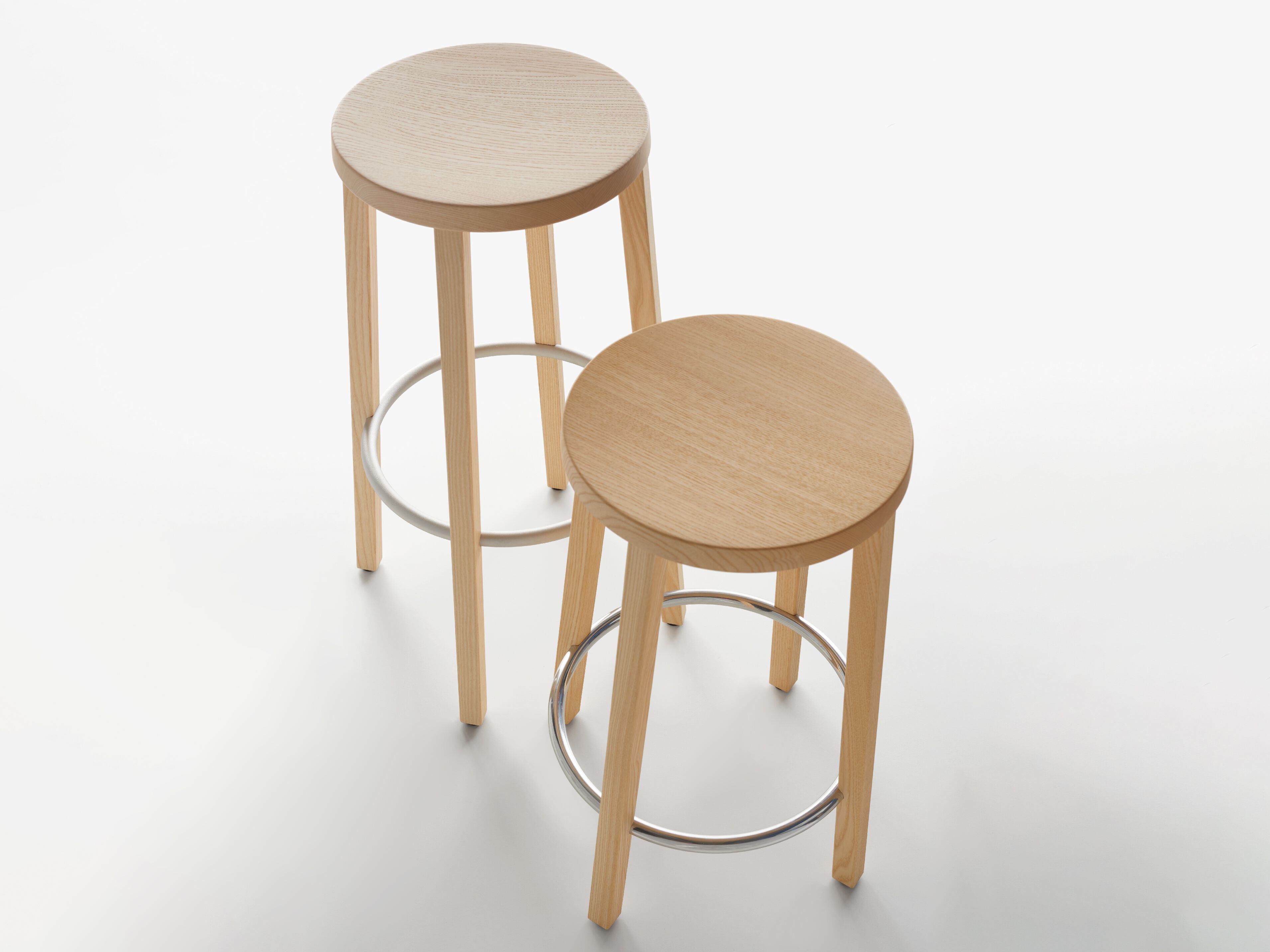 Табурет из ясеня с подставкой для ног Plank блок ARCH-00007981 - Вид №2