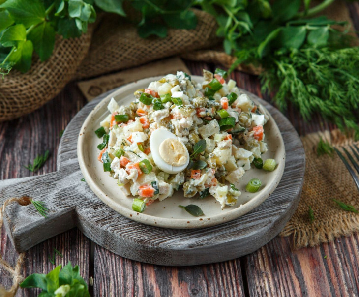 6148 Салат "Столичный" с фермерской курицей Халяль Вкусляндия 