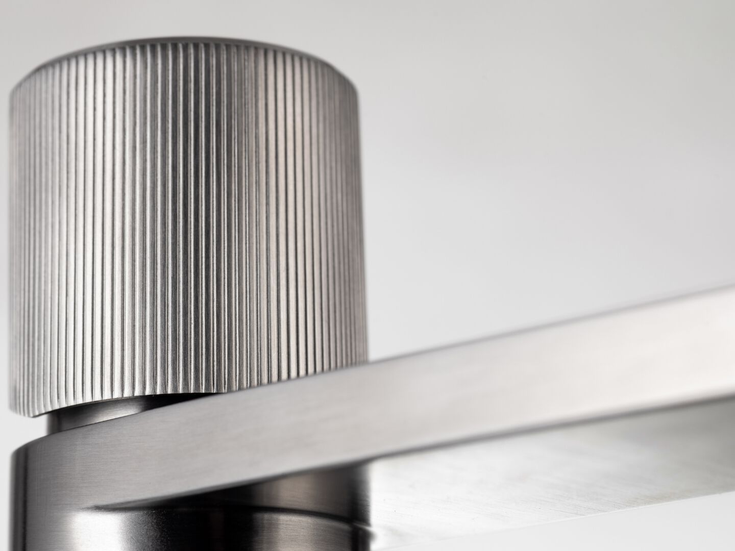 Однорычажный смеситель для раковины из нержавеющей стали Cropelli Alyssia ARCH-00005313 - Вид №1