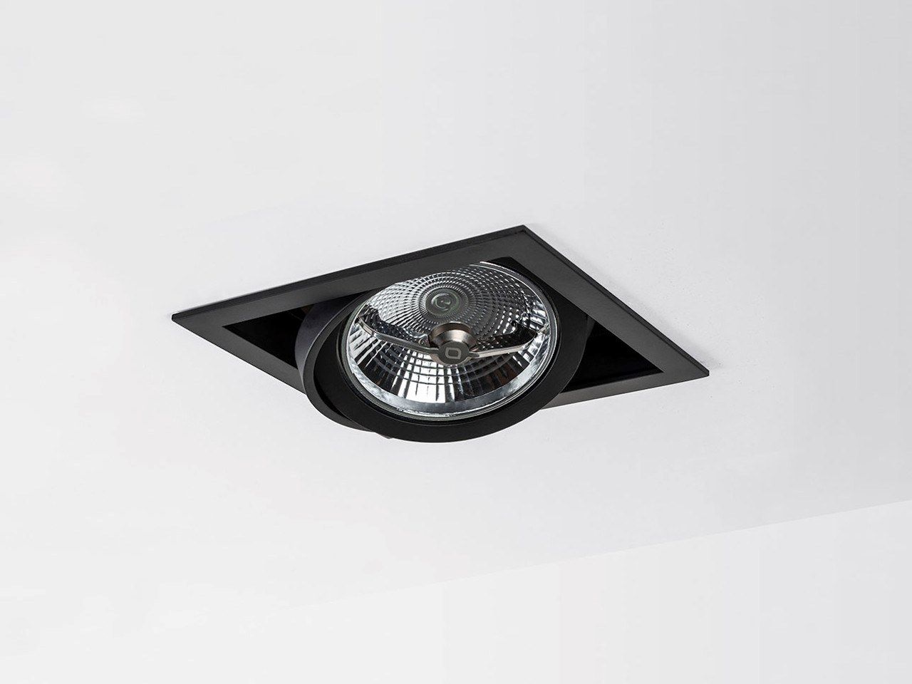 Регулируемый светодиодный прожектор с порошковым покрытием HER SLIM 111 ARCH-00055184