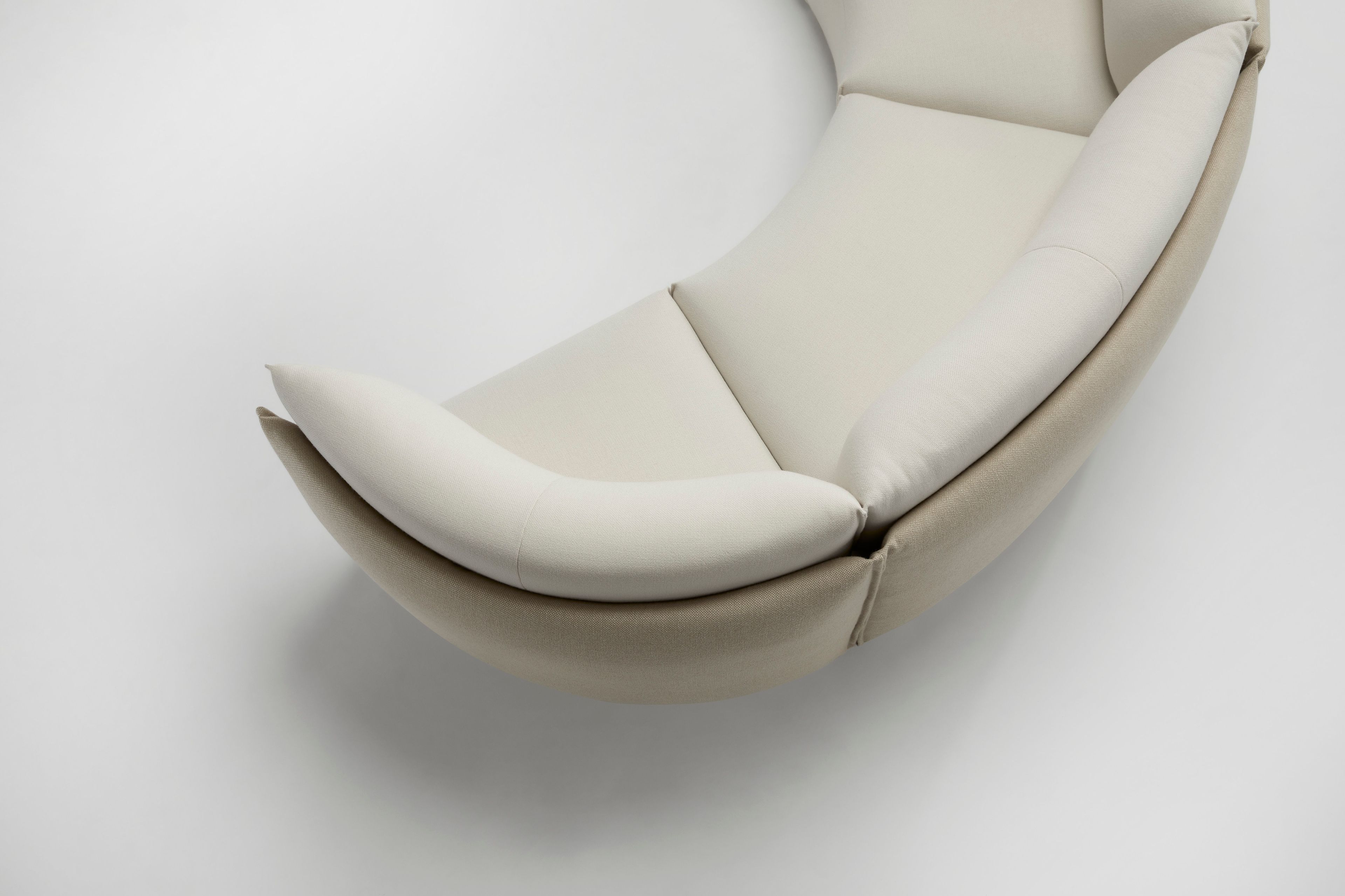 Изогнутый диван из ткани Ross Gardam ARCH-00101655 - Вид №3