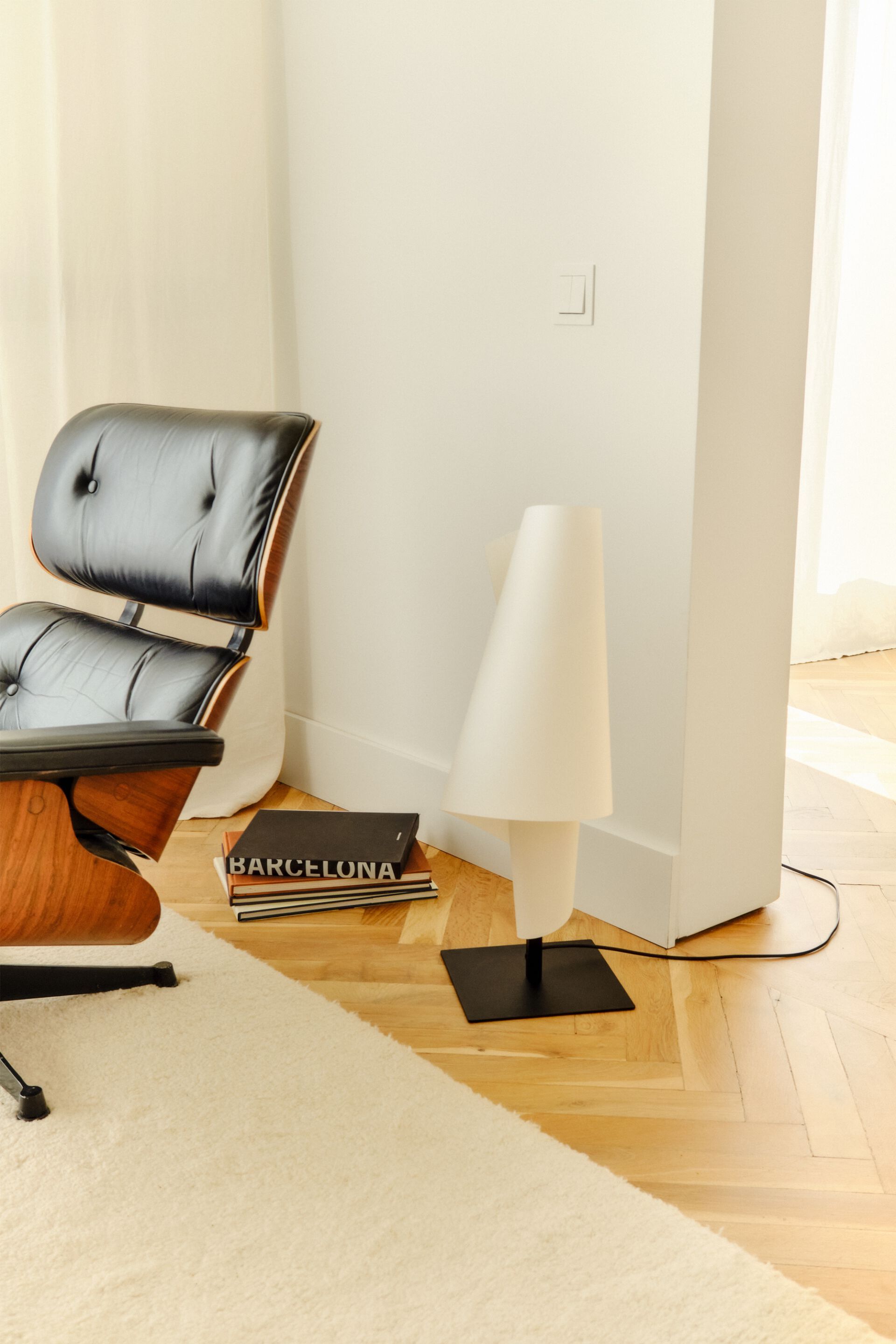 Бумажная светодиодная настольная лампа PARACHILNA Alta Costura ARCH-00069993 - Вид №1