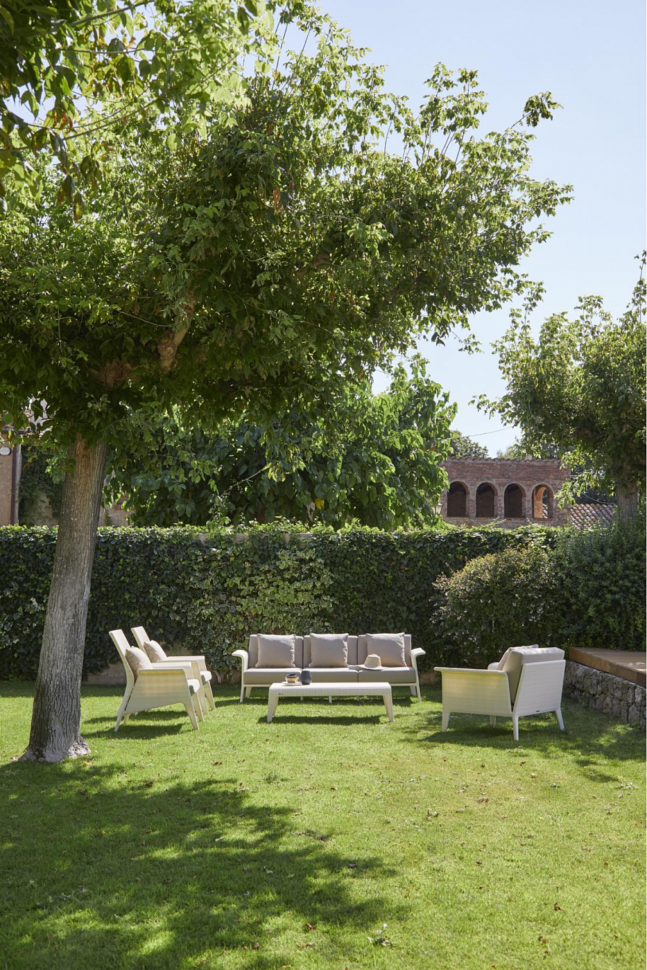 107163 Журнальный столик U 120 x 63 см Point "U" POINT1920 