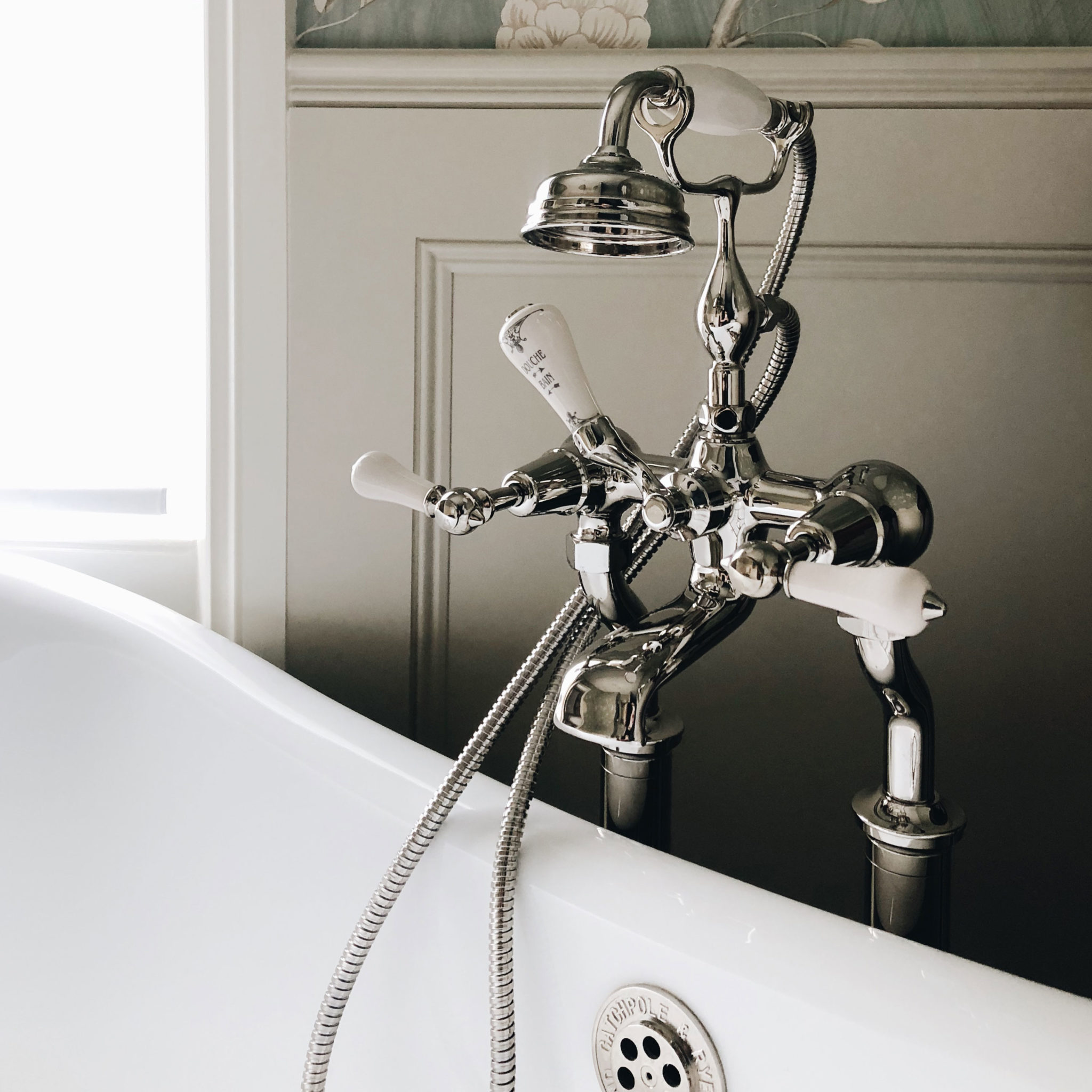 Bath Taps краны The Bathtub Shower Mixer on Standpipes Catchpoleandrye  - Вид №3