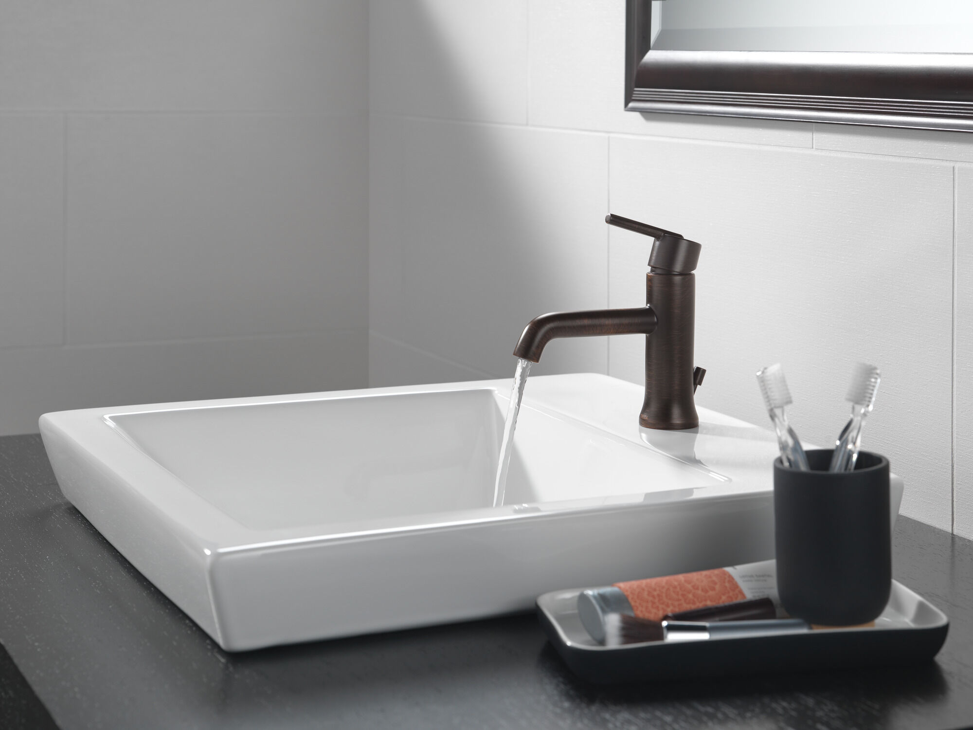 559LF-RBMPU Смеситель для ванной с одной ручкой Delta Faucet Trinsic Венецианская бронза  - Вид №3