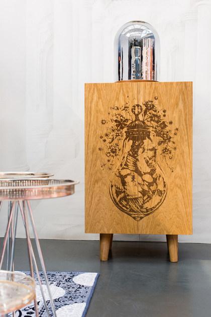 Mineheart Комод из дуба с распашными дверцами  Fur/016  - Вид №1