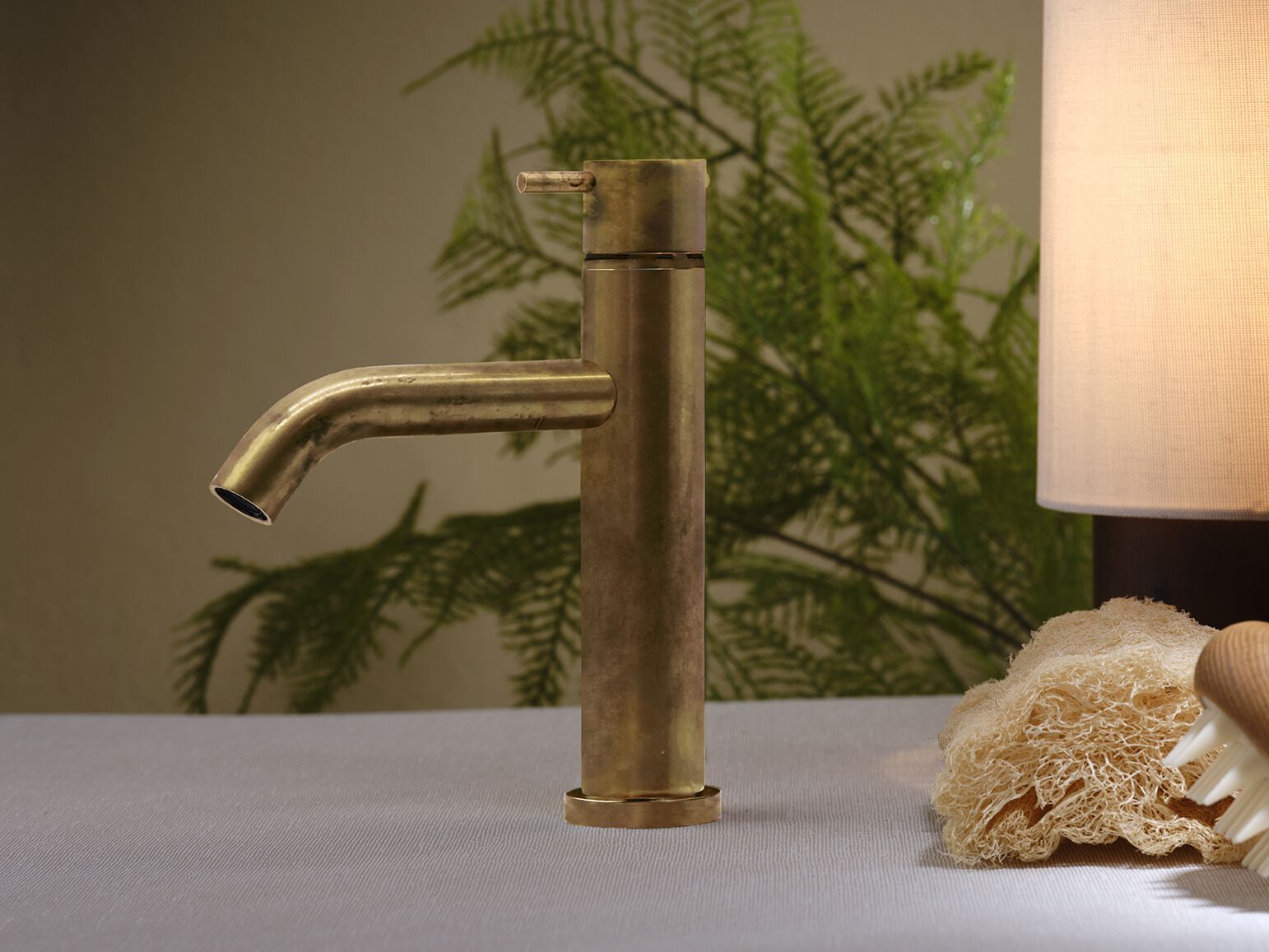 Однорычажный смеситель для раковины из латуни Ritmonio Brass ARCH-00115577