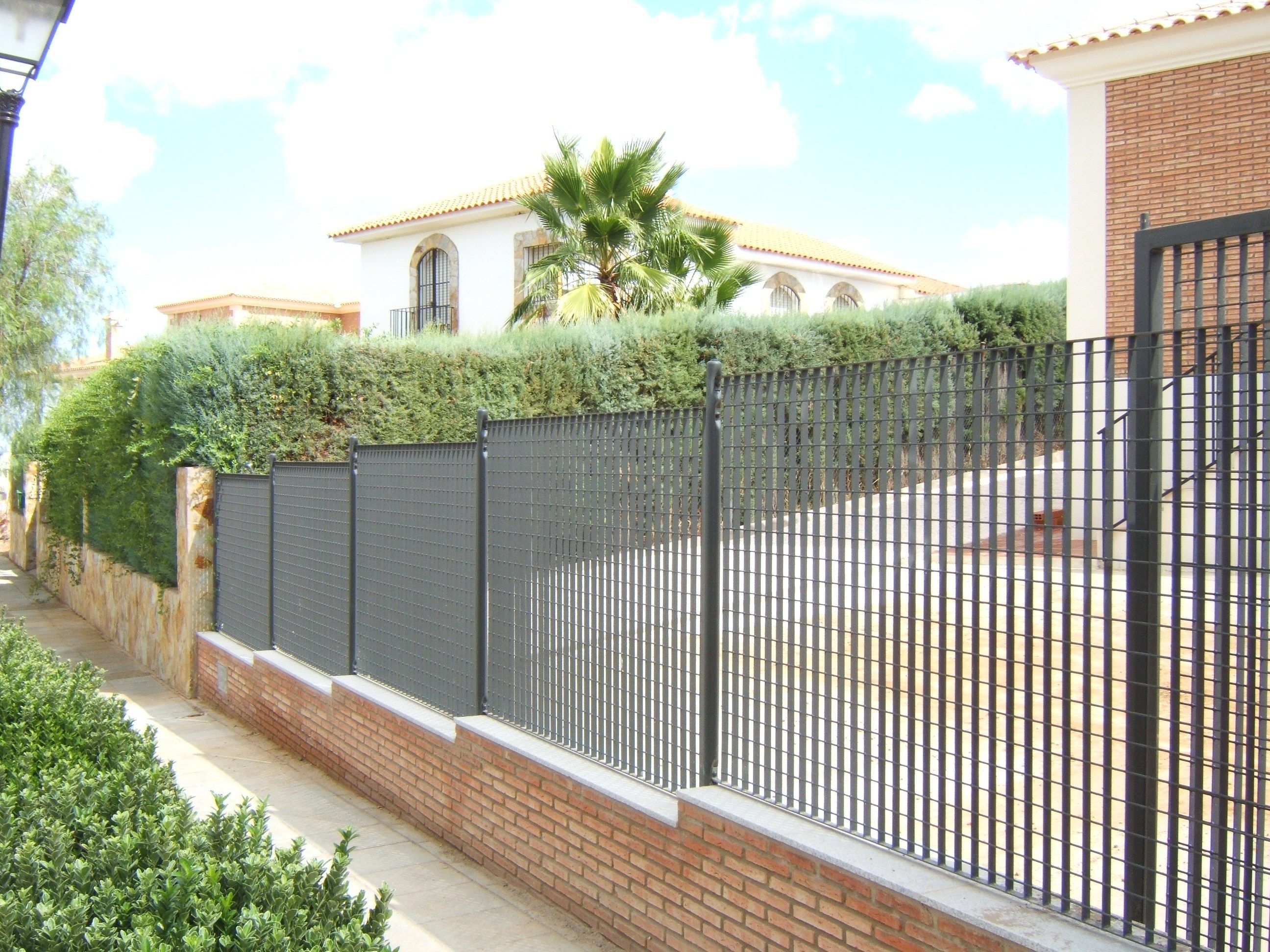 Ограждение из решетки Defim Orsogril PLEIONE® ARCH-00120339 - Вид №5