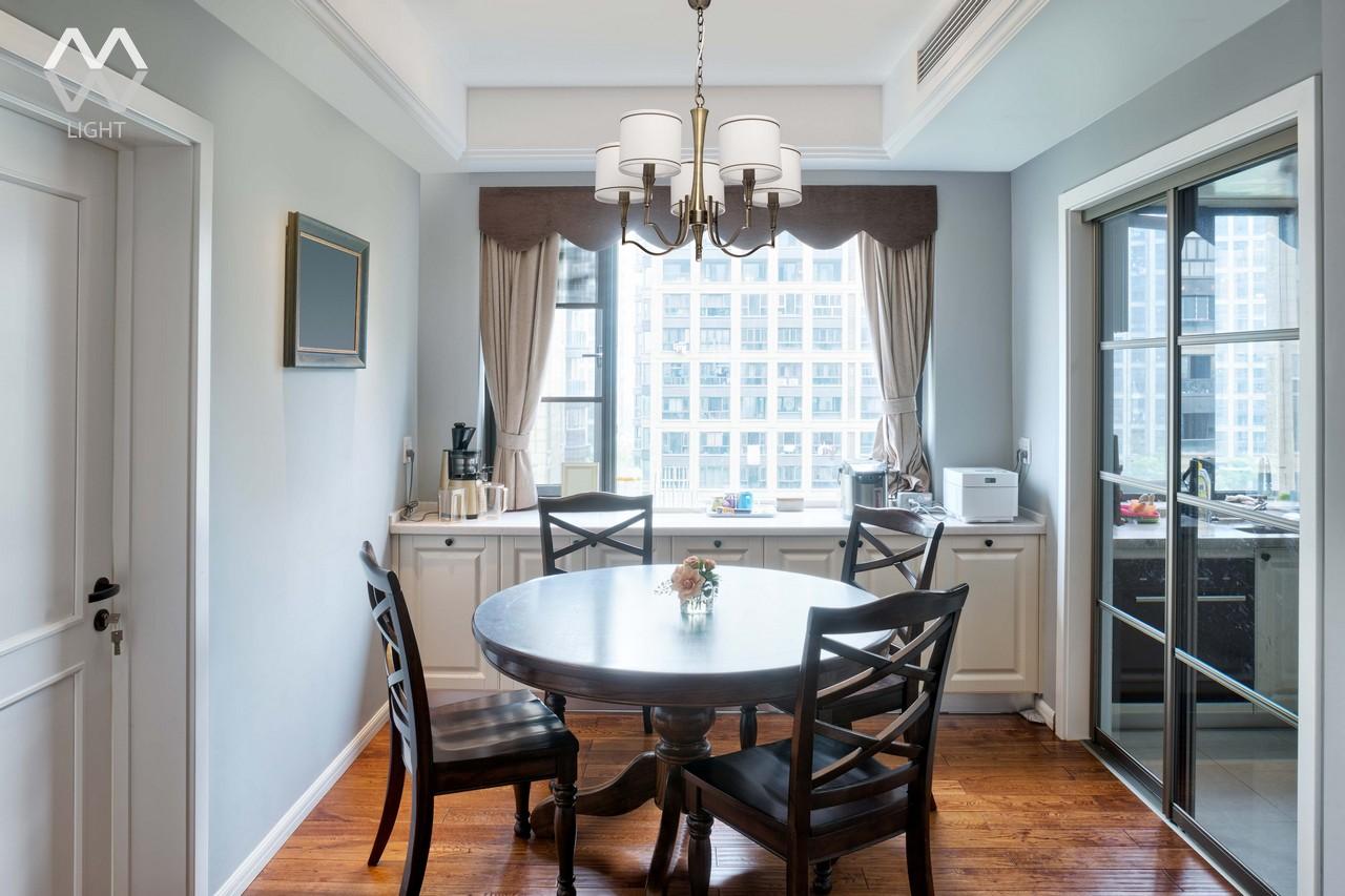 Подвесная люстра MW-Light Конрад 4 667011005 MW-LIGHT ДИЗАЙНЕРСКИЕ, КОНРАД 186196 Белый  - Вид №1