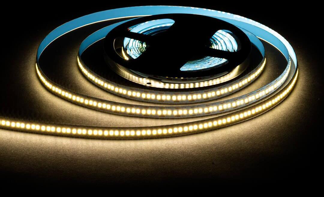 LSE-266 Светодиодная лента 19,2W/m 240LED/m 2835SMD дневной белый 5M OGM
