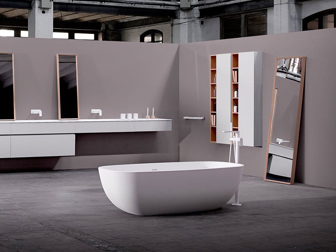 Прямоугольная ванна в центре комнаты Inbani Temple ARCH-00110581 - Вид №1