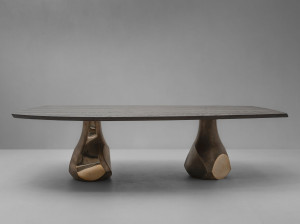 Прямоугольный стол из массива дерева и бронзы