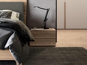 Деревянная прямоугольная тумбочка с ящиками