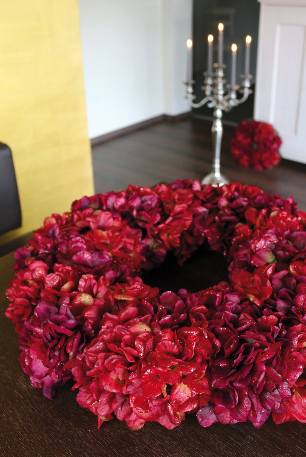 2010 432 a3 Искусственный венок из гортензии с глиттером, Ø 55 см, бордово-золотой H-andreas  - Вид №13